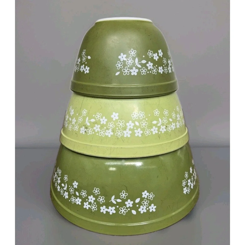 Vintage Pyrex Spring Blossom Crazy Daisy Green Mixing Bowls 401 402 403